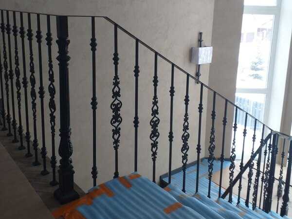 Обшивка бетонной лестницы массив ясеня