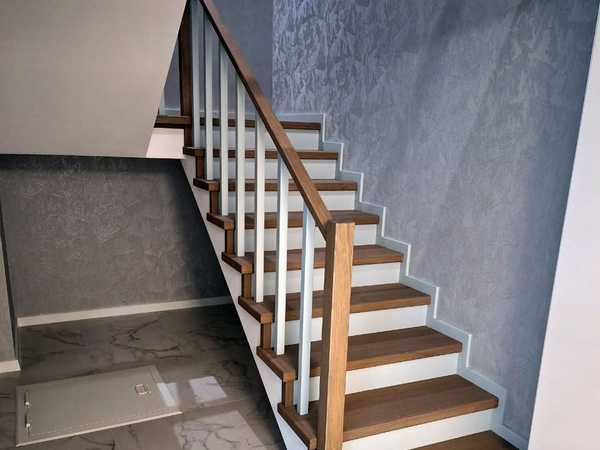 Обшивка бетонной лестницы шпон дуба Обшивка бетонной лестницы шпон дуба